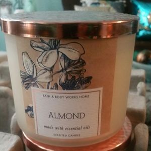 3-Wick Candles - Set of 2 (Almond Scent)